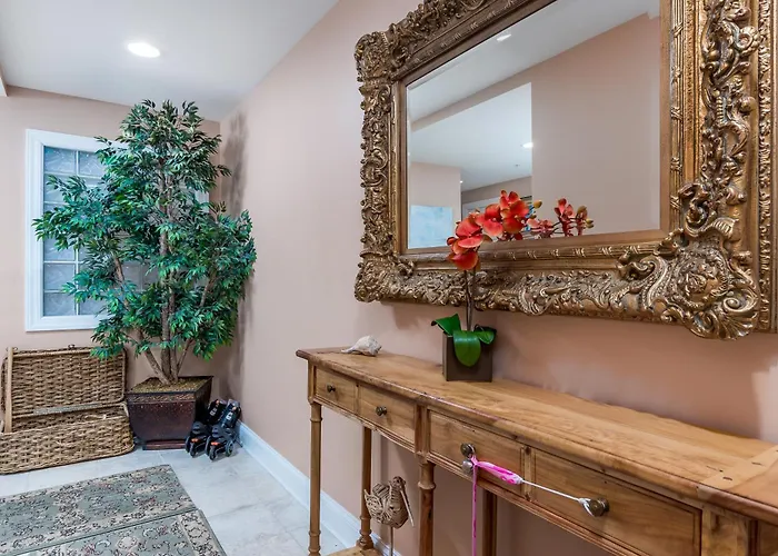 Apartment South *